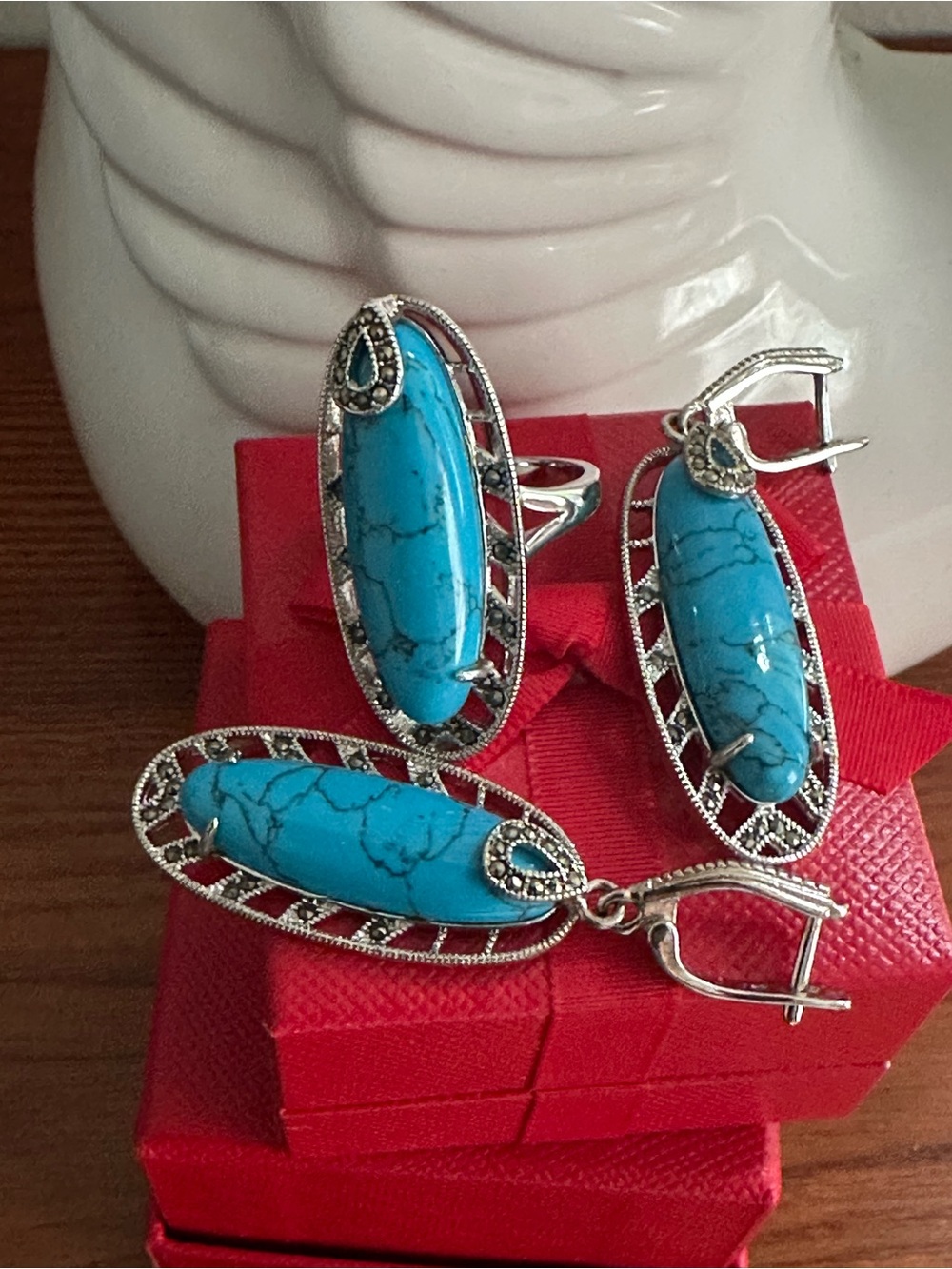 Turquoise Oval Stone Jewelry Set — Women